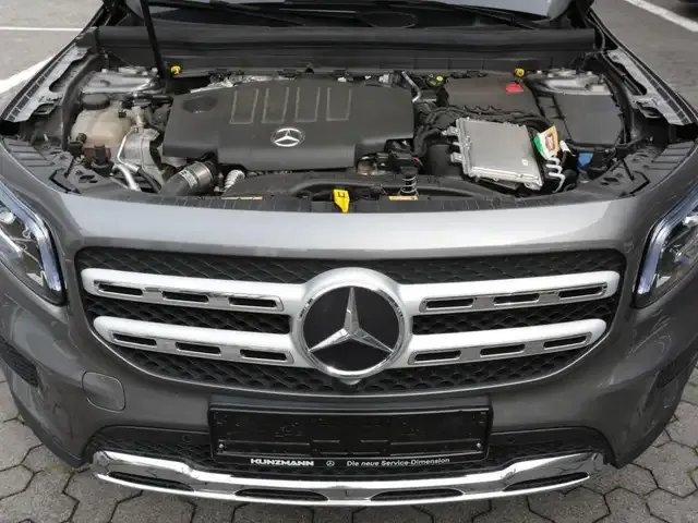 Mercedes-Benz GLB 220