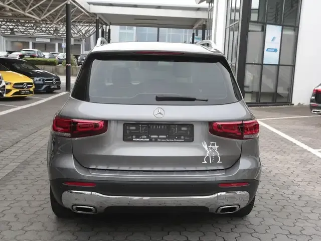 Mercedes-Benz GLB 220