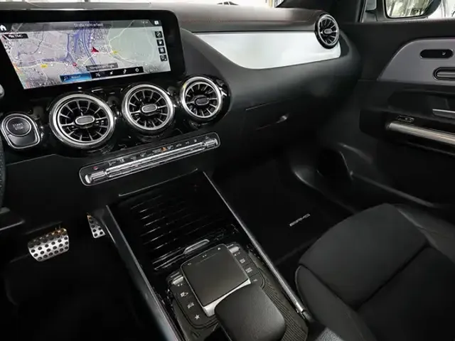 Mercedes-Benz EQA 300
