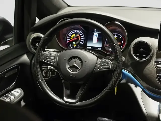 Mercedes-Benz V 250