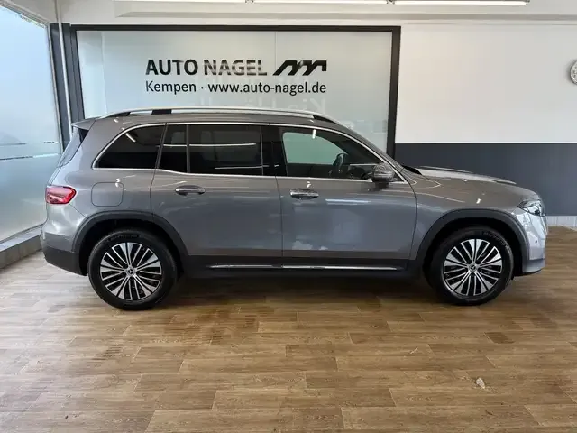 Mercedes-Benz EQB 300