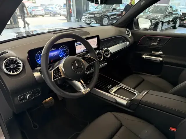 Mercedes-Benz EQB 300