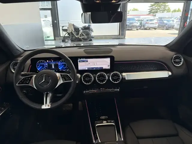 Mercedes-Benz EQB 300