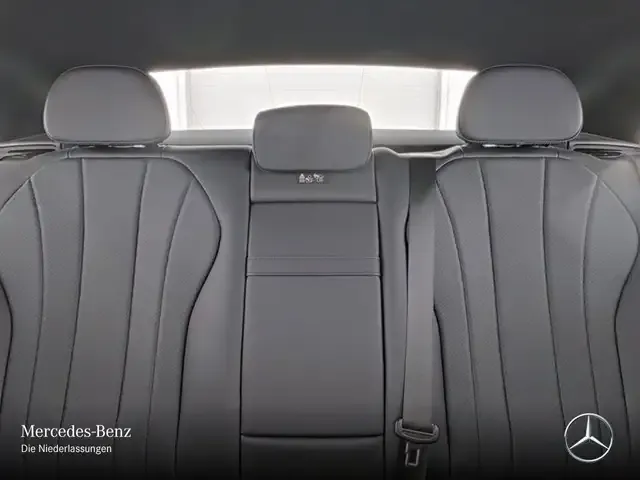 Mercedes-Benz EQE 300