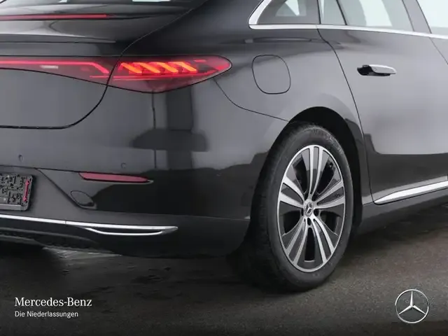 Mercedes-Benz EQE 300