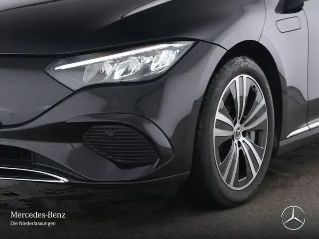 Mercedes-Benz EQE 300