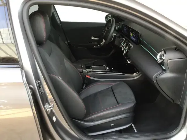 Mercedes-Benz A 220