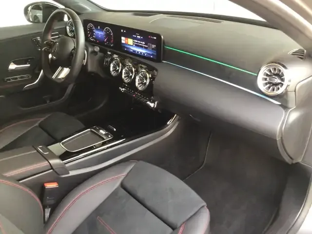 Mercedes-Benz A 220