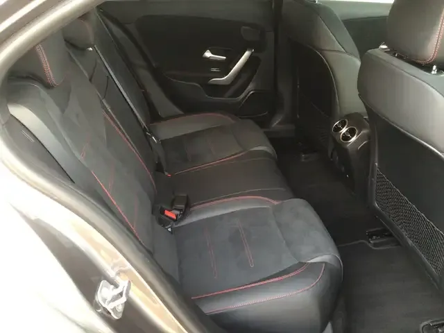 Mercedes-Benz A 220