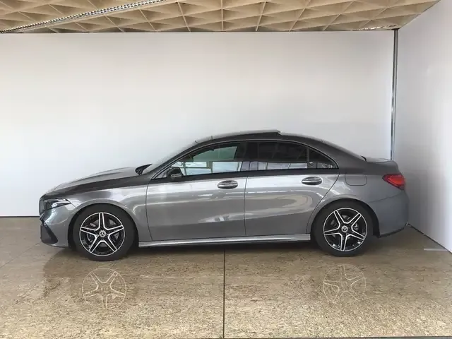 Mercedes-Benz A 220