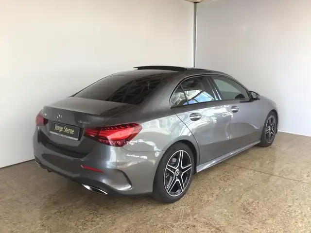 Mercedes-Benz A 220