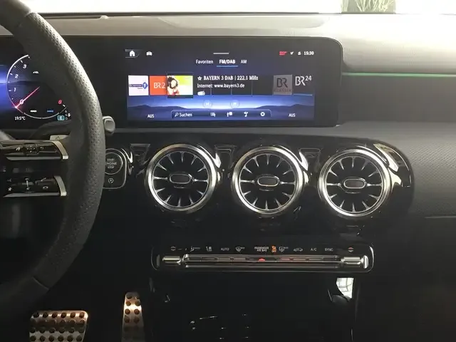 Mercedes-Benz A 220