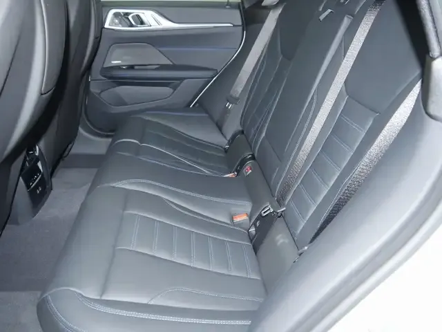 BMW 440