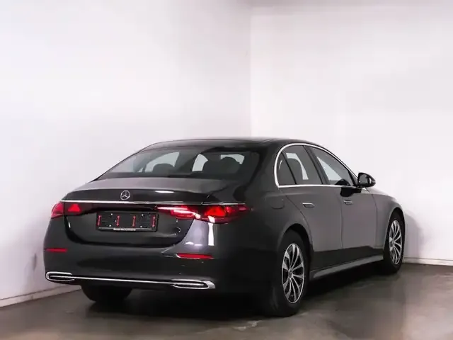 Mercedes-Benz E 200