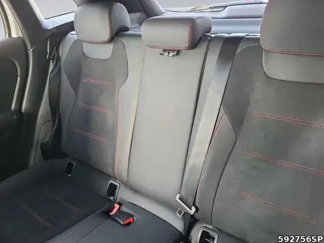 Mercedes-Benz GLA 220