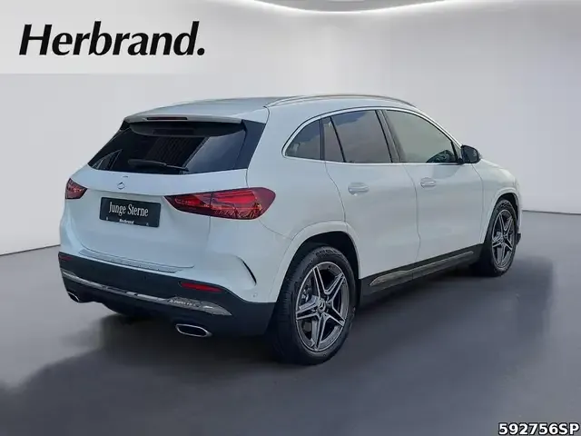 Mercedes-Benz GLA 220