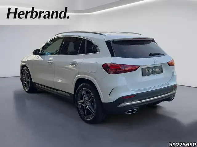 Mercedes-Benz GLA 220