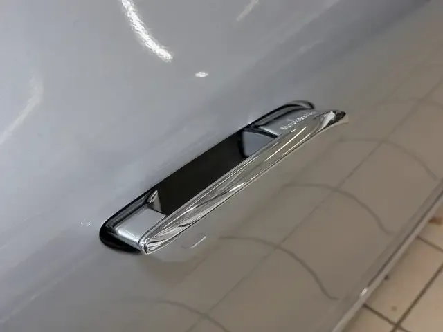 Mercedes-Benz EQE 350