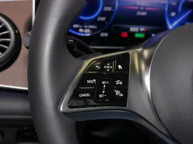 Mercedes-Benz EQE 350