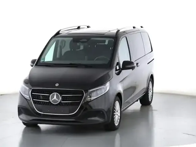 Mercedes-Benz V 220