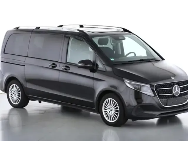 Mercedes-Benz V 220
