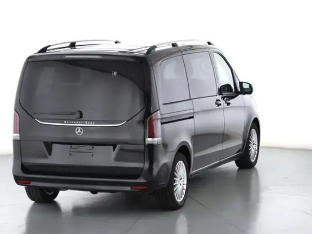 Mercedes-Benz V 220