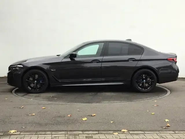 BMW 545