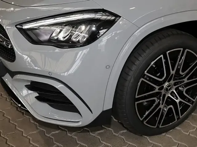 Mercedes-Benz GLA 200
