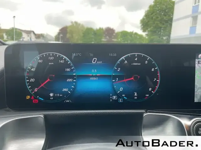 Mercedes-Benz GLB 180