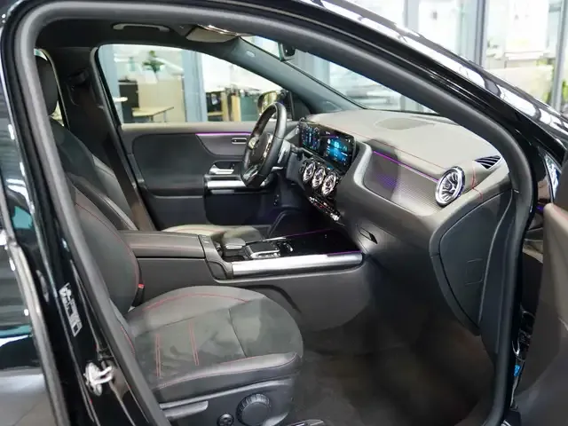 Mercedes-Benz EQA 300