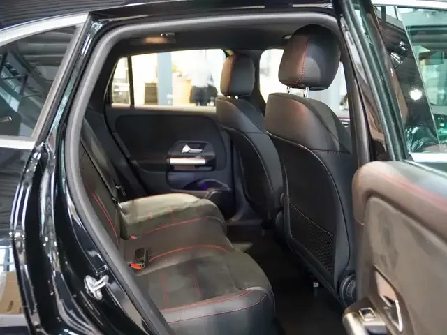 Mercedes-Benz EQA 300