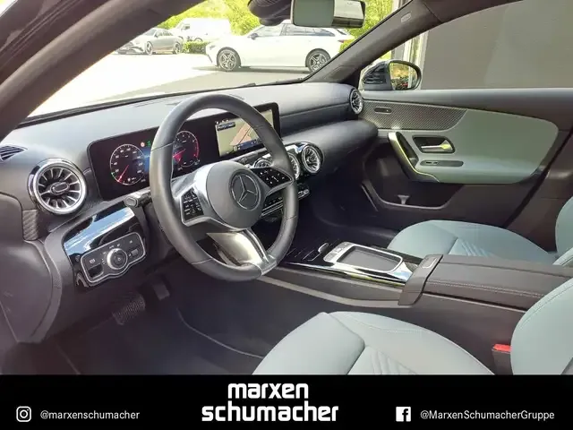 Mercedes-Benz A 220