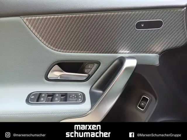 Mercedes-Benz A 220