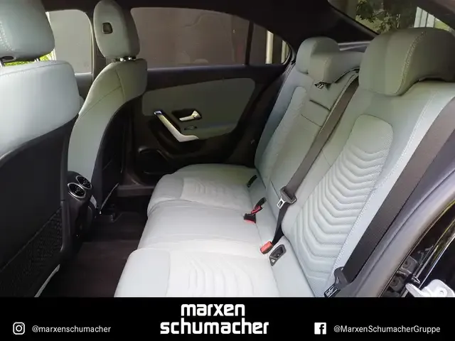 Mercedes-Benz A 220