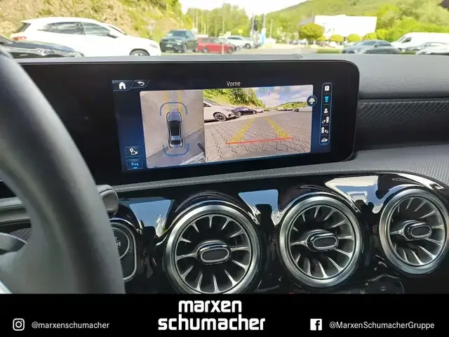 Mercedes-Benz A 220