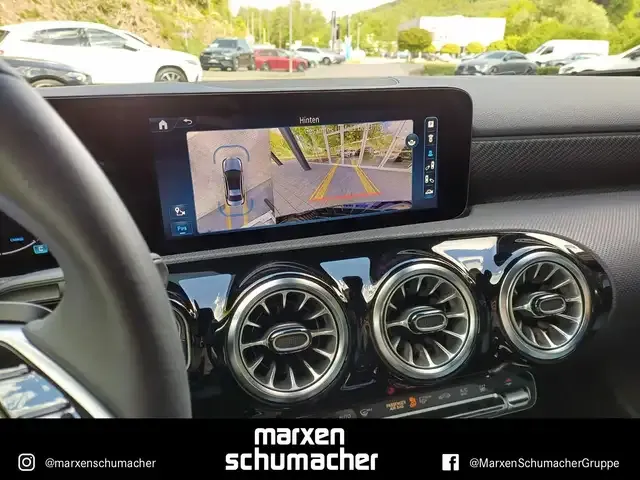 Mercedes-Benz A 220