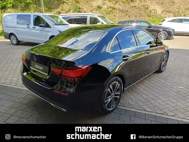 Mercedes-Benz A 220