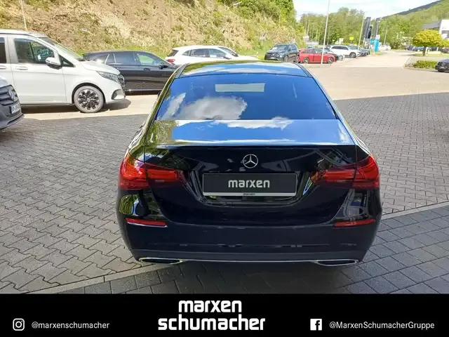 Mercedes-Benz A 220