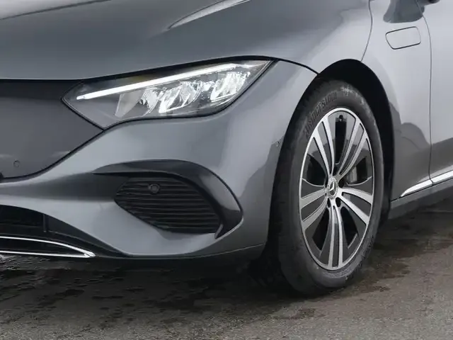 Mercedes-Benz EQE 300