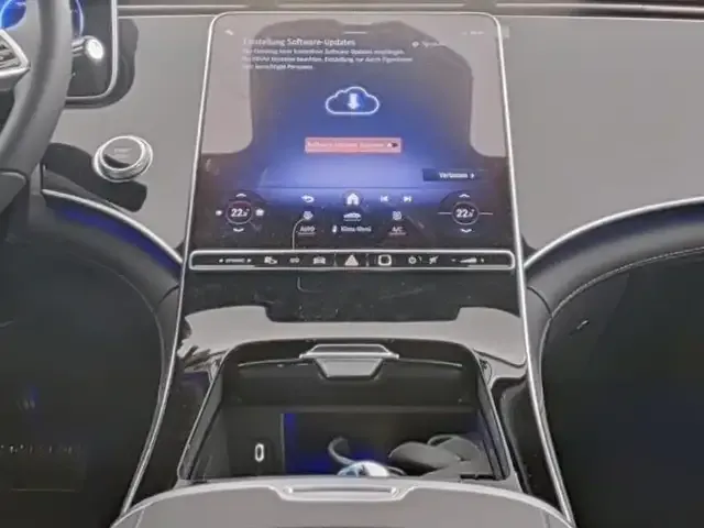 Mercedes-Benz EQE 300