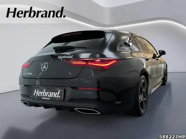 Mercedes-Benz CLA 200