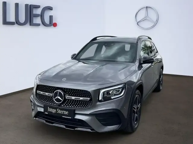 Mercedes-Benz GLB 220