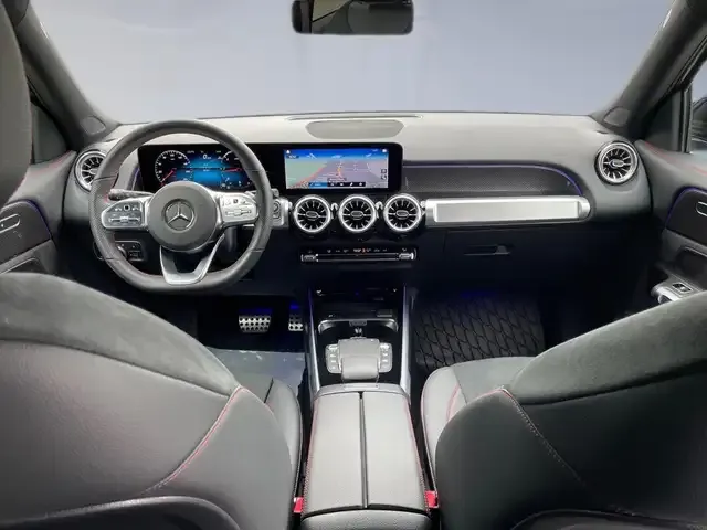 Mercedes-Benz GLB 220