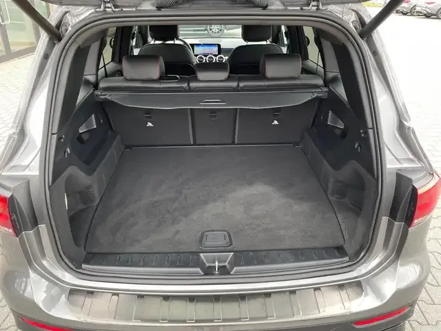 Mercedes-Benz GLB 220