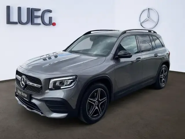 Mercedes-Benz GLB 220