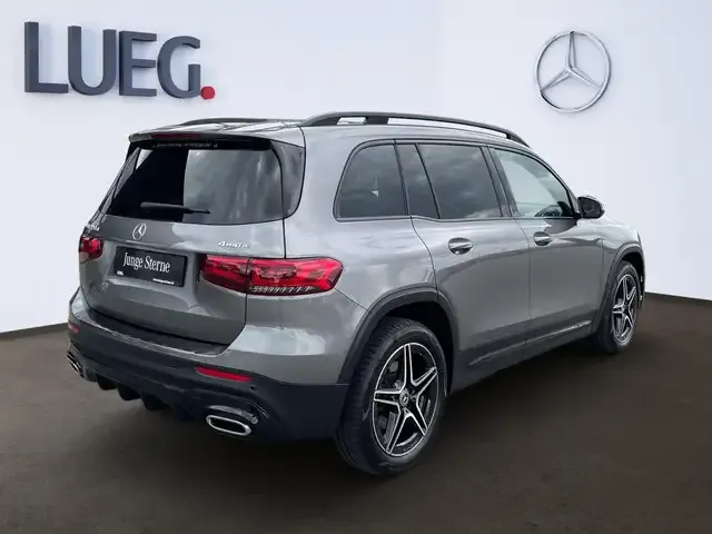 Mercedes-Benz GLB 220