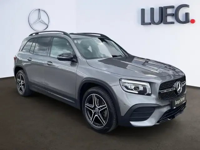 Mercedes-Benz GLB 220