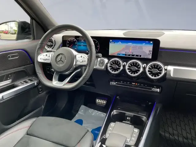 Mercedes-Benz GLB 220