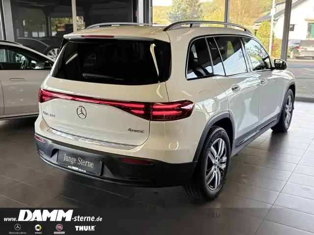 Mercedes-Benz EQB 300