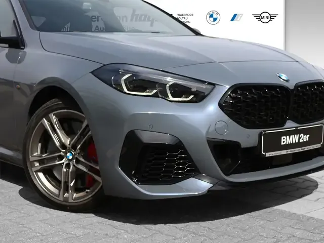 BMW 235